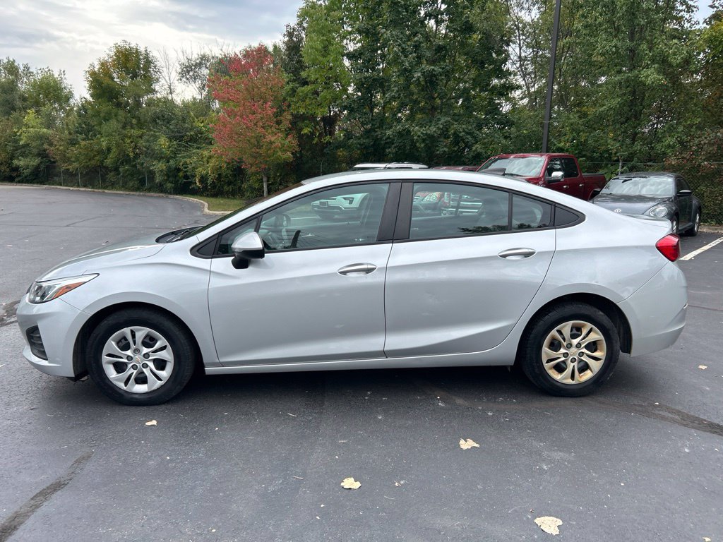 Used 2019 Chevrolet Cruze LS FWD image 4