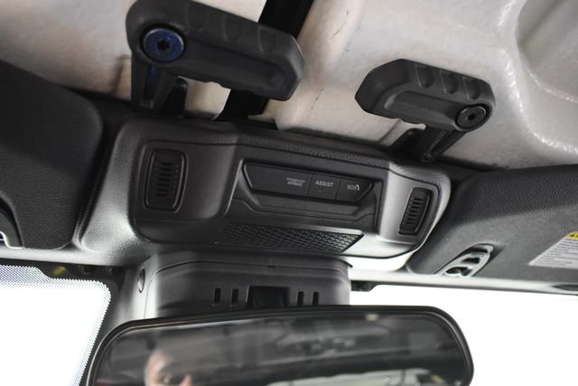 Used 2025 Jeep Wrangler Unlimited Sahara AWD/4WD image 26