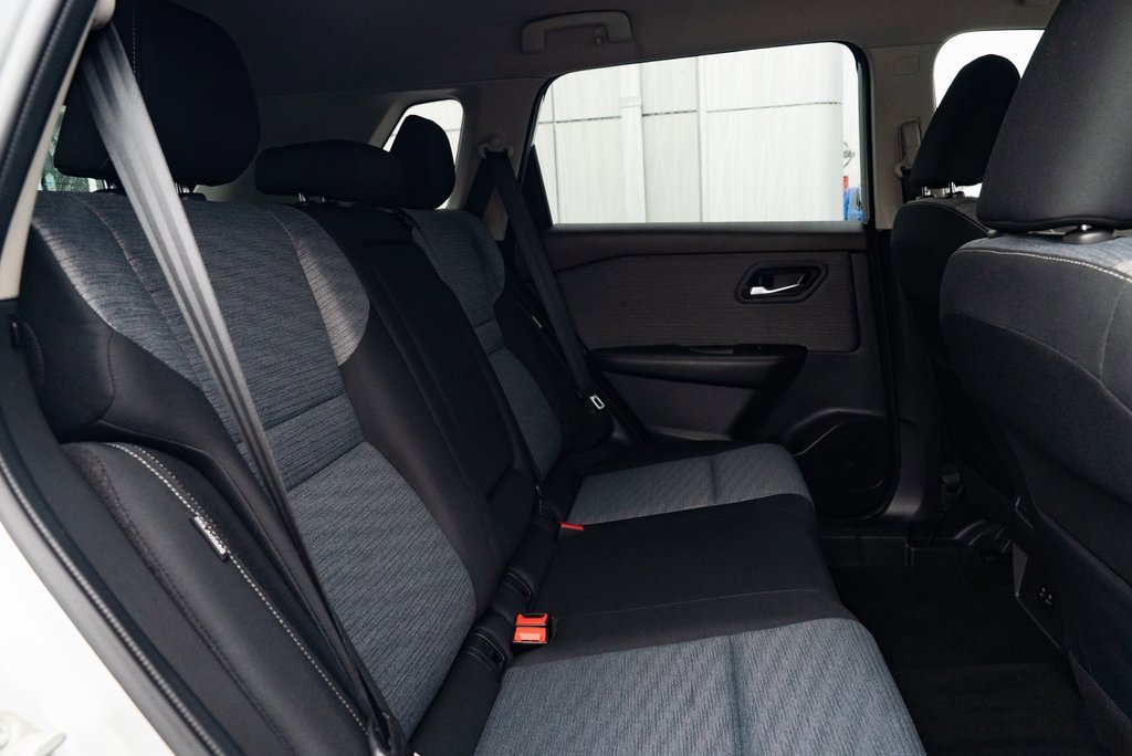 Used 2022 Nissan Rogue SV image 22