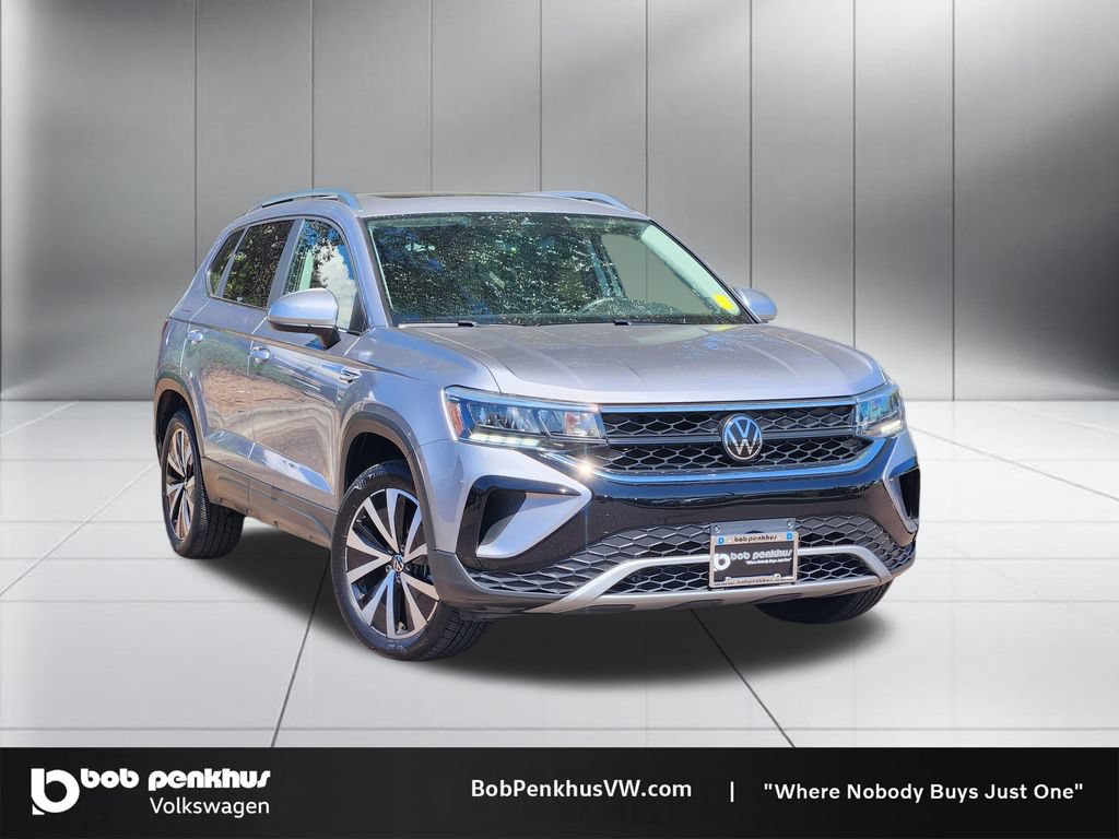 Used 2023 Volkswagen Taos SE w/ Panoramic Sunroof Package