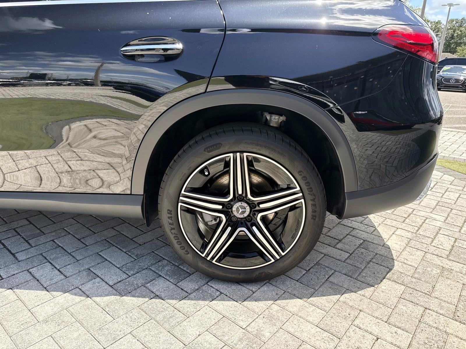 New 2027 Mercedes-Benz GLC 300 image 11