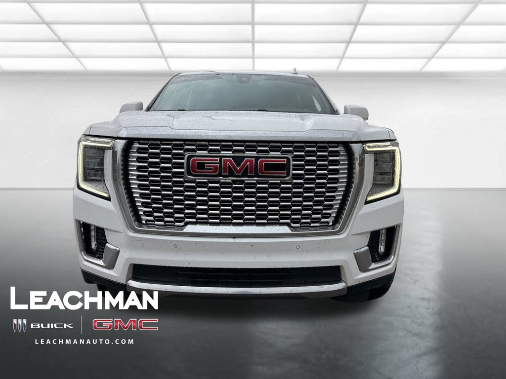 Used 2021 GMC Yukon XL Denali w/ Denali Premium Package AWD/4WD image 9