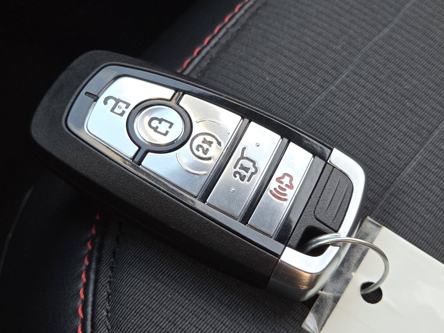 Used 2025 Ford Explorer ST-Line w/ ST-Line Street Pack AWD/4WD image 31