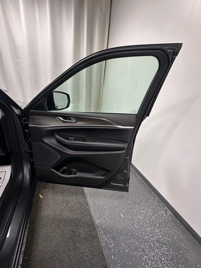 New 2025 Jeep Grand Cherokee Limited image 20