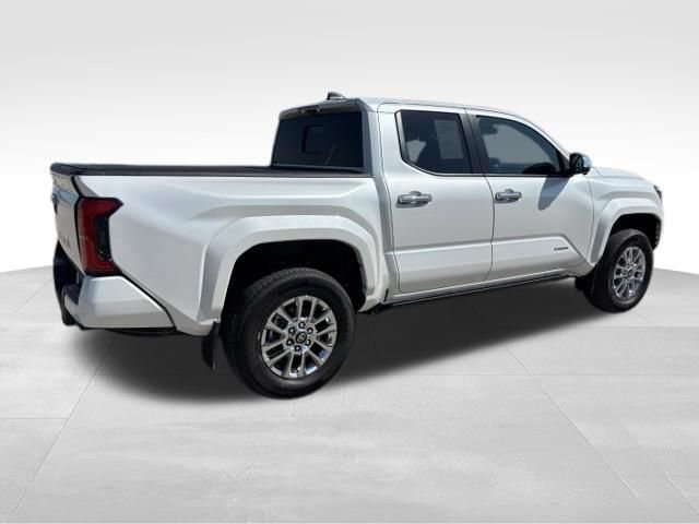 Used 2024 Toyota Tacoma Limited w/ Limited Package (LT) AWD/4WD image 6