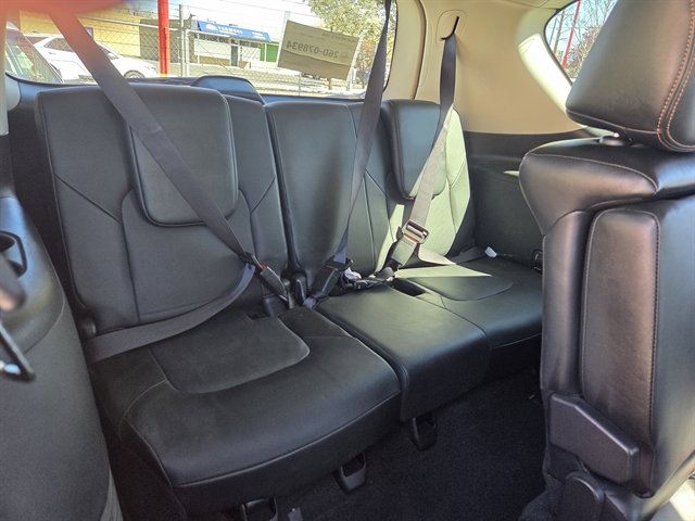 Used 2018 Nissan Armada SL image 11