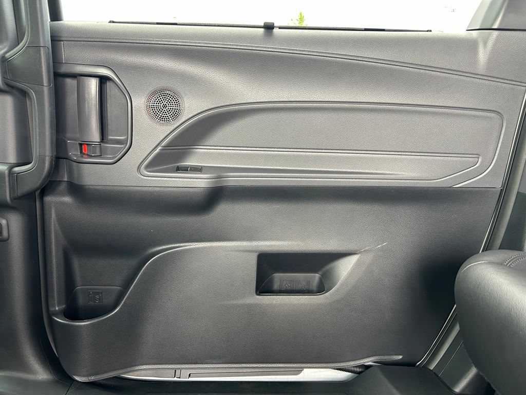 Used 2023 Toyota Sienna XSE w/ XSE Plus Package AWD/4WD image 25