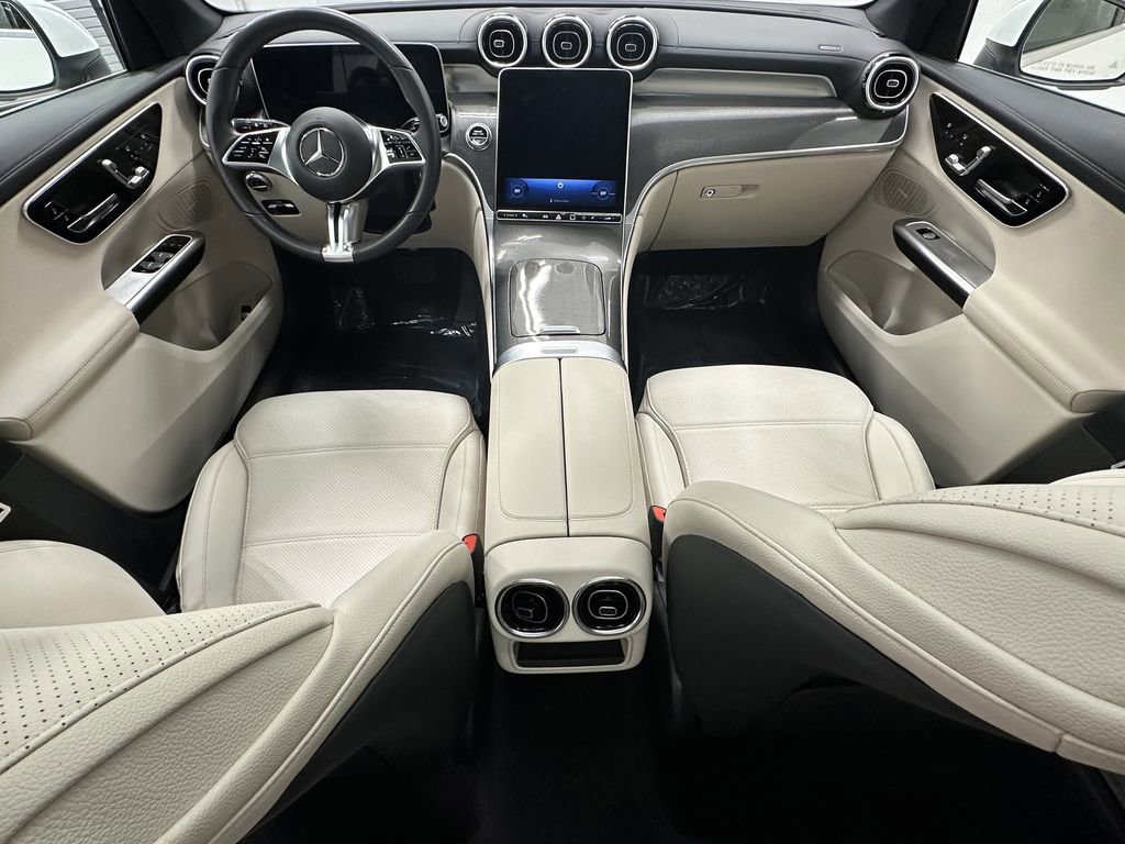 Certified 2025 Mercedes-Benz GLC 300 image 26