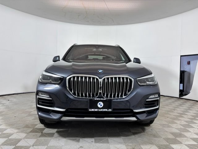 Used 2019 BMW X5 xDrive40i w/ Premium Package 2 AWD/4WD image 2