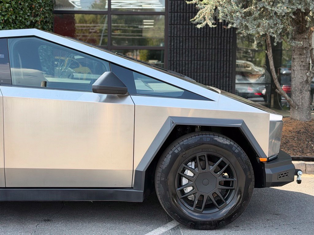 Used 2025 Tesla Cybertruck AWD Crew Cab image 22