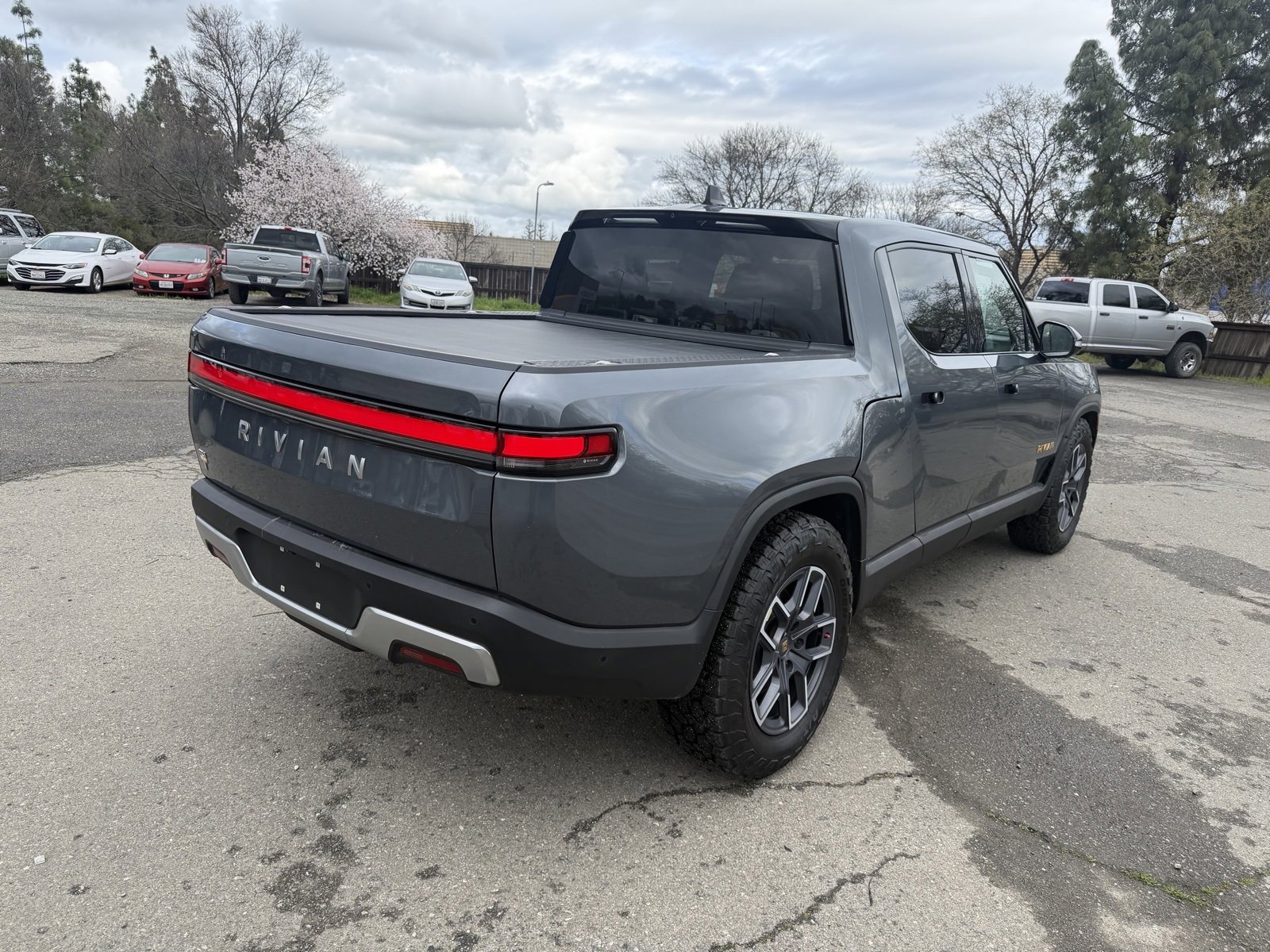Used 2022 Rivian R1T Launch Edition image 5