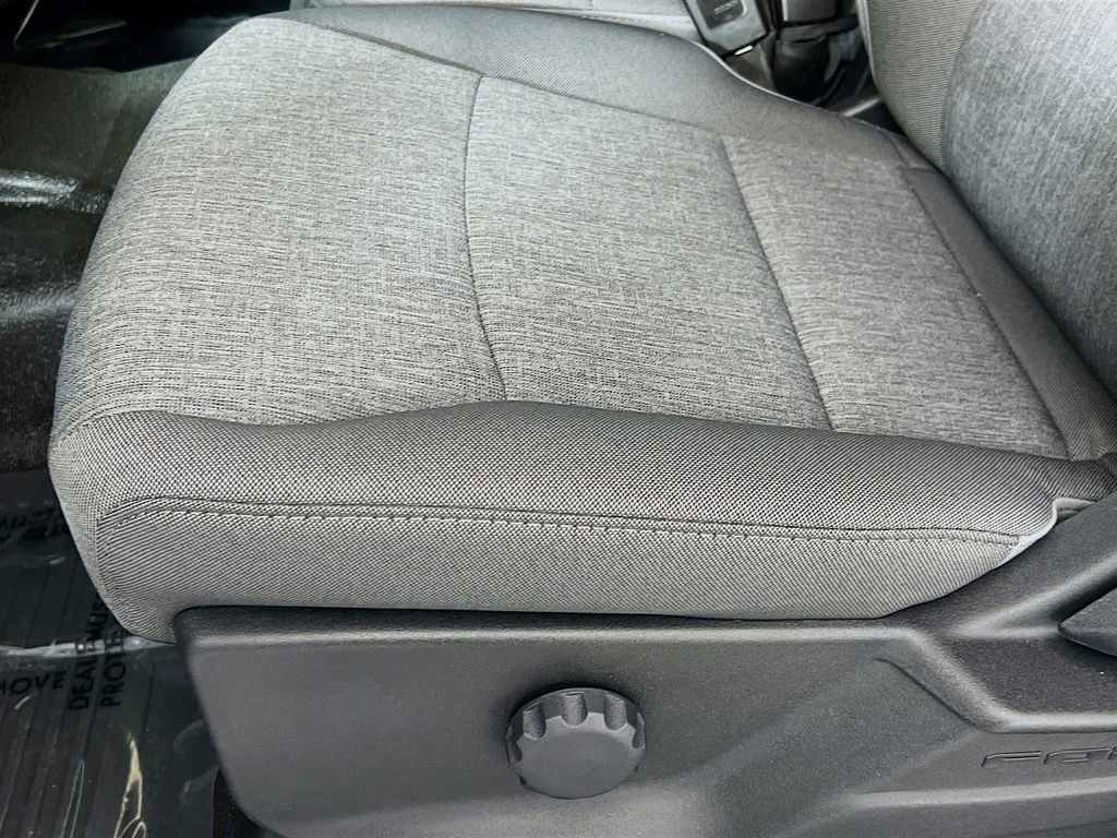 New 2026 Ford F250 XL w/ XL Chrome Package image 21