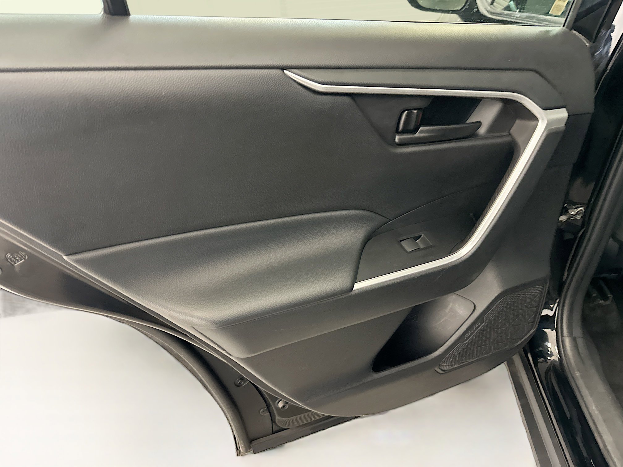 Used 2024 Toyota RAV4 LE image 27