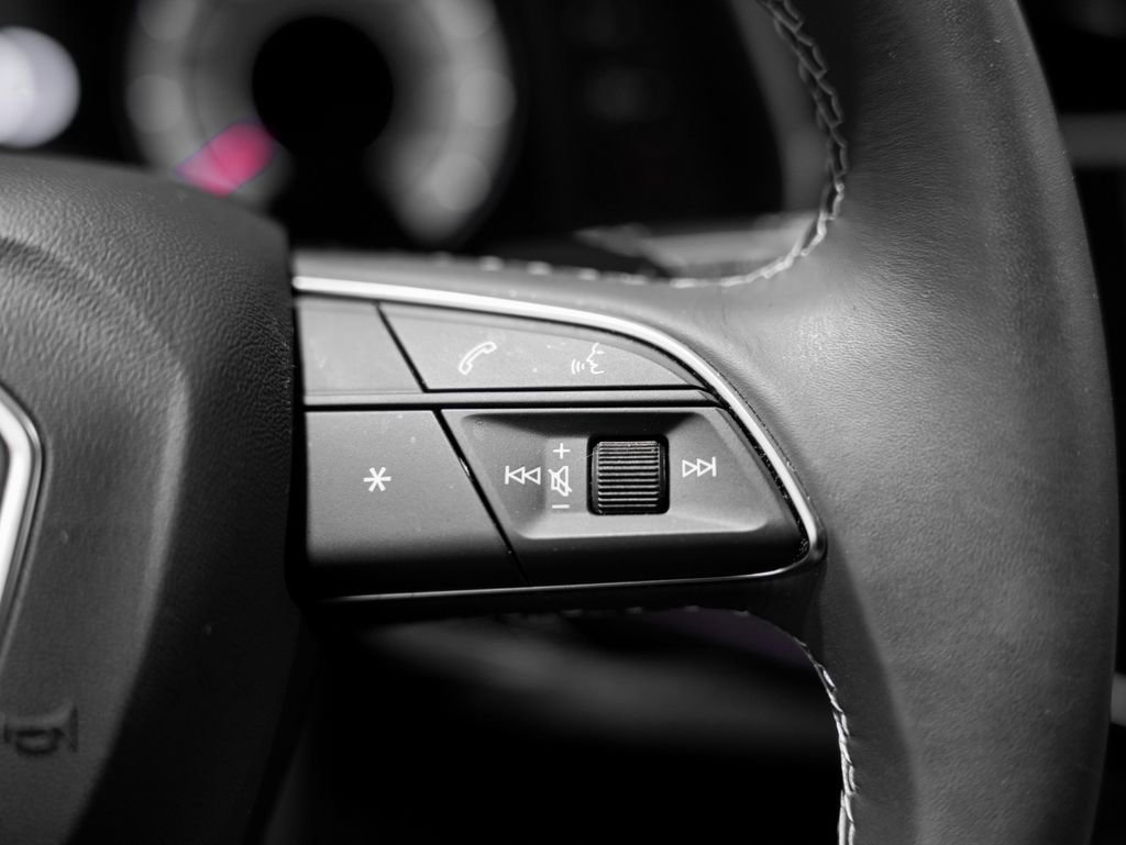 Used 2025 Audi Q7 3.0T Prestige image 16