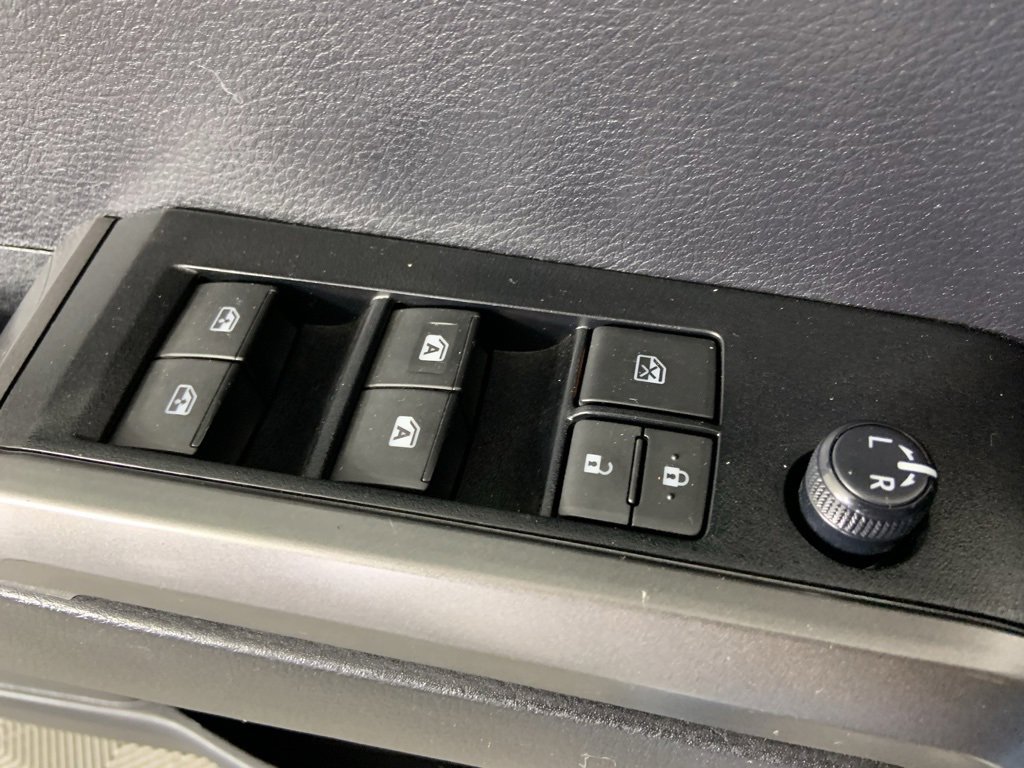 Used 2020 Toyota Tacoma TRD Off-Road image 33