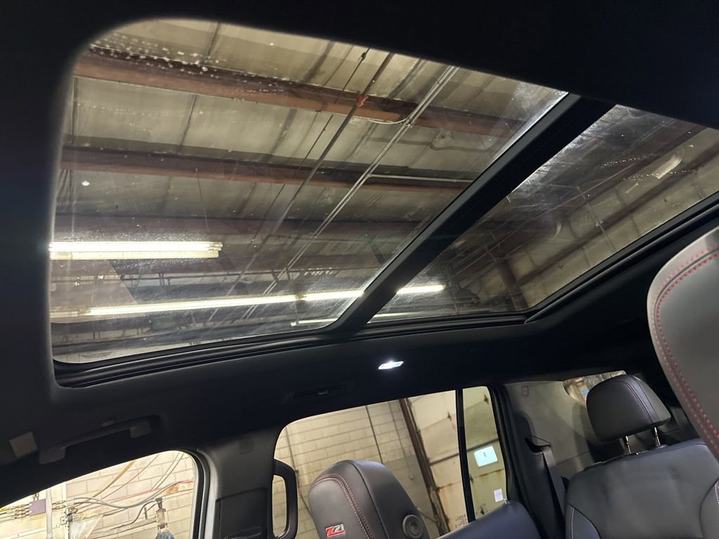 Used 2025 Chevrolet Traverse Z71 w/ Driver Confidence Package image 22