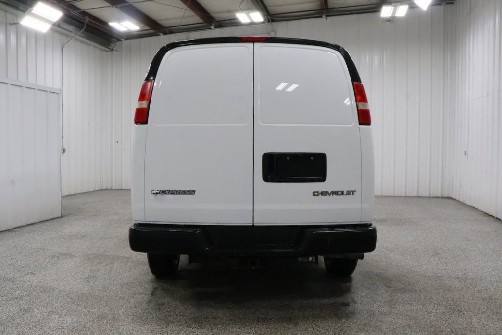 Used 2006 Chevrolet Express 2500 image 5