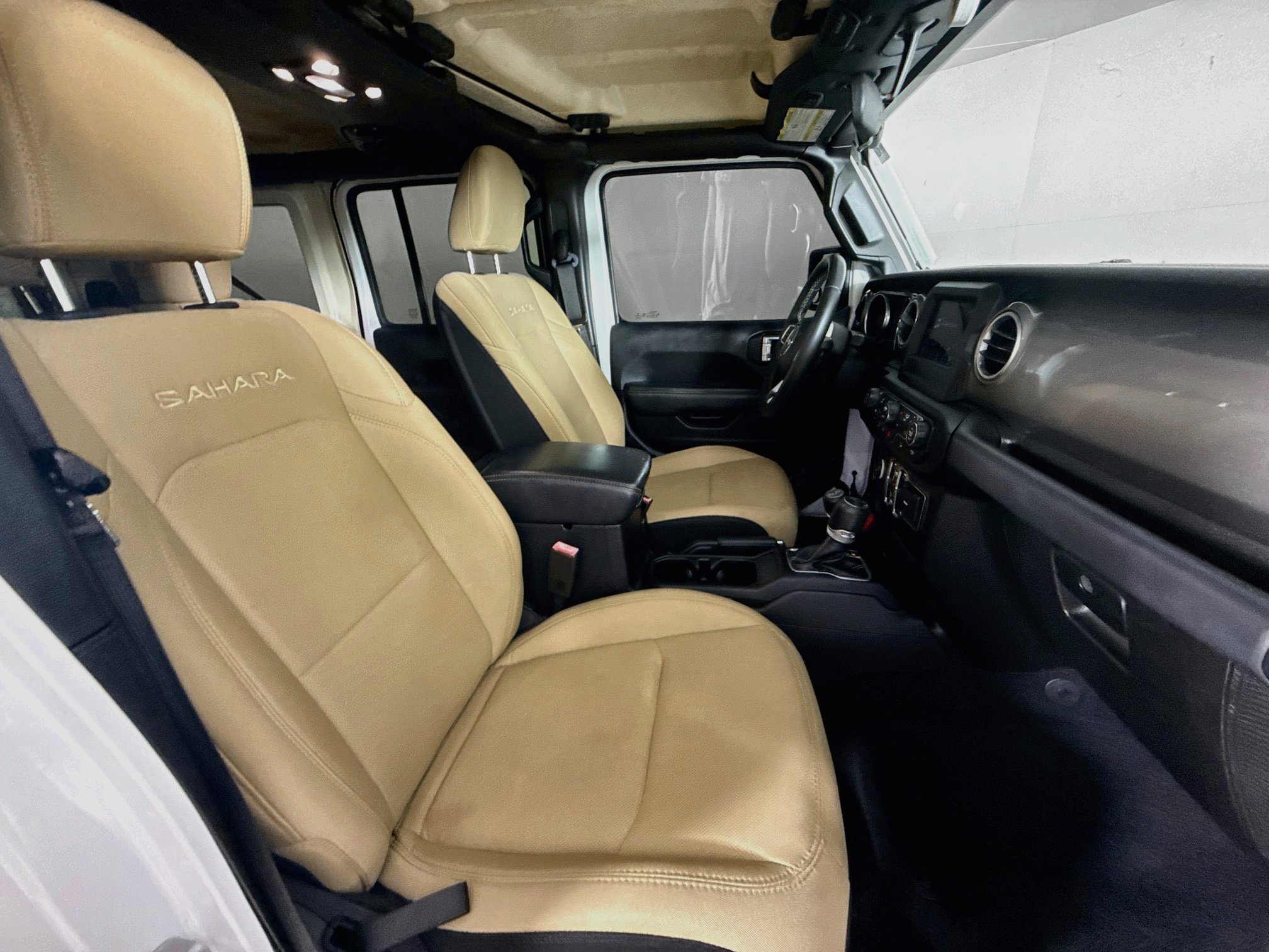 Used 2019 Jeep Wrangler Unlimited Sahara AWD/4WD image 33