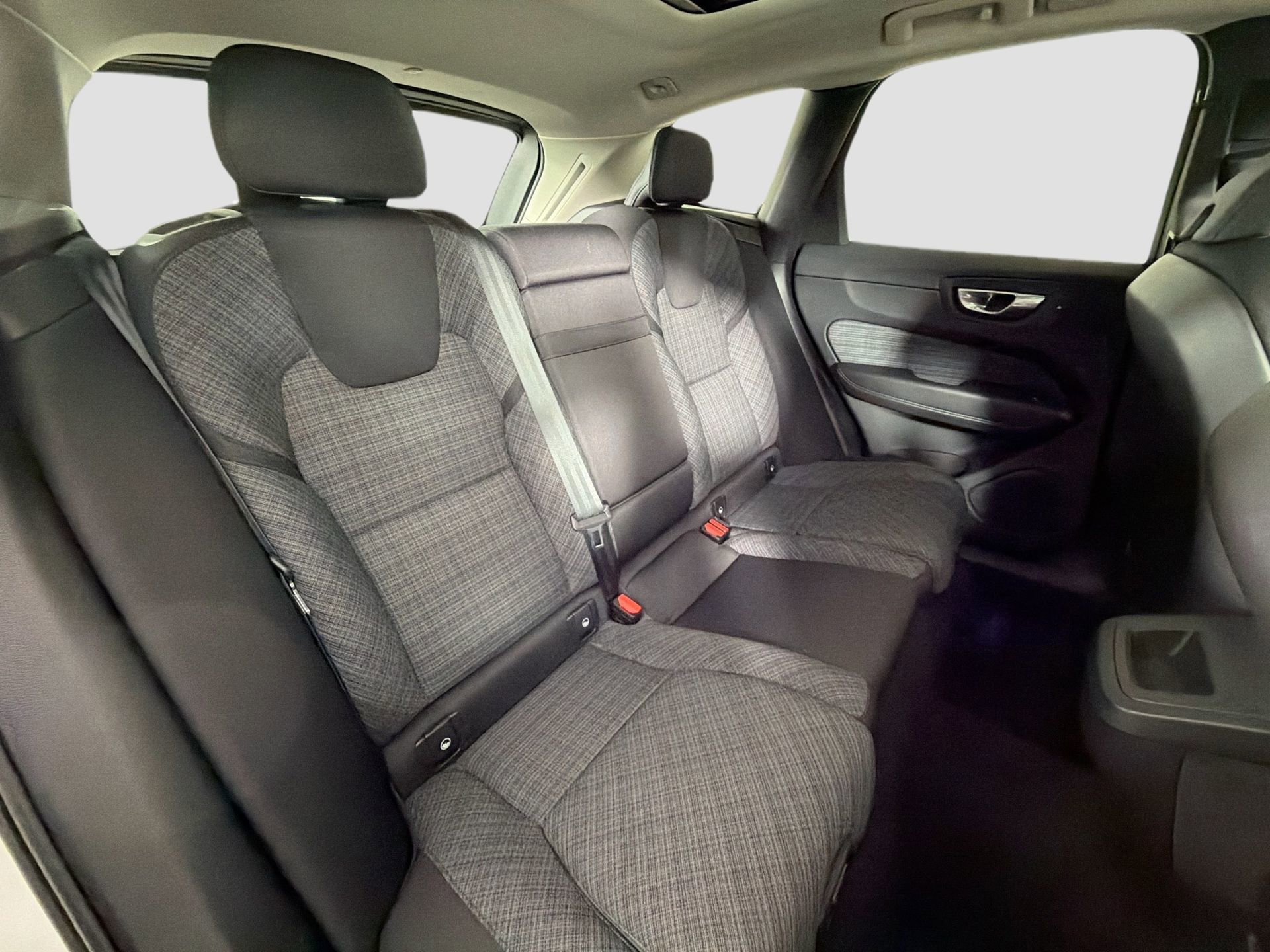 Certified 2023 Volvo XC60 B5 Core w/ Protection Package Premier image 27