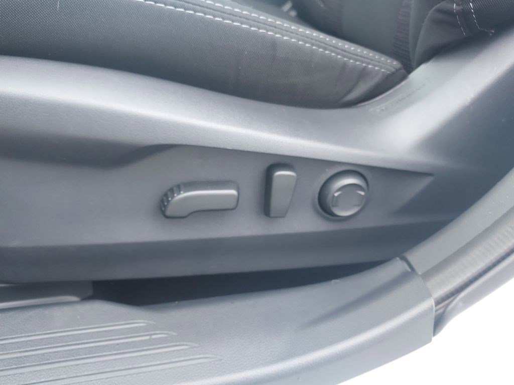 Used 2025 Subaru Outback Premium AWD/4WD image 24