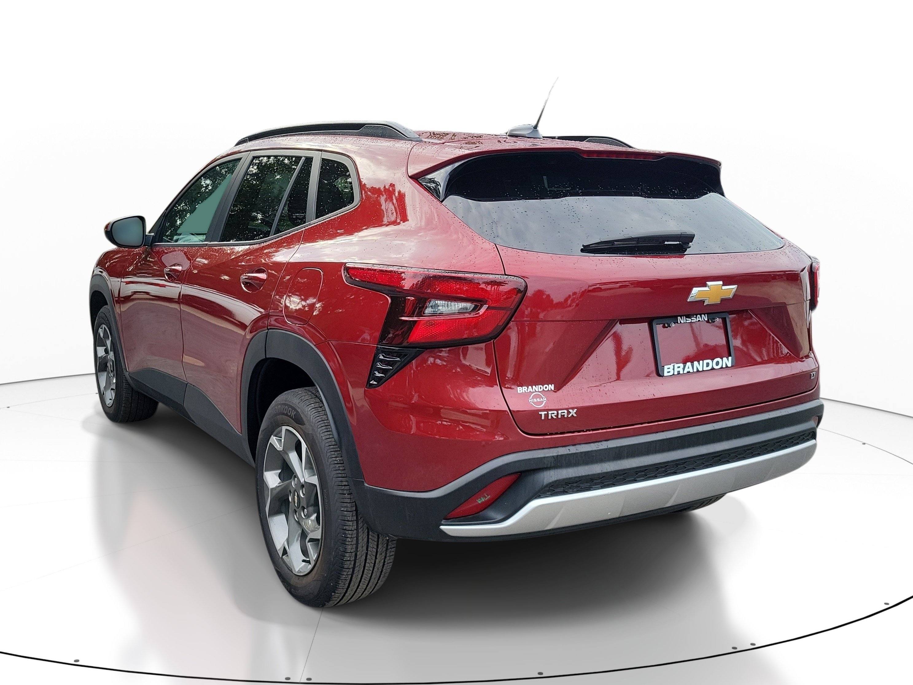 Used 2025 Chevrolet Trax LT FWD image 5
