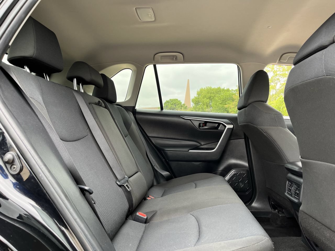 Used 2025 Toyota RAV4 LE AWD/4WD image 26