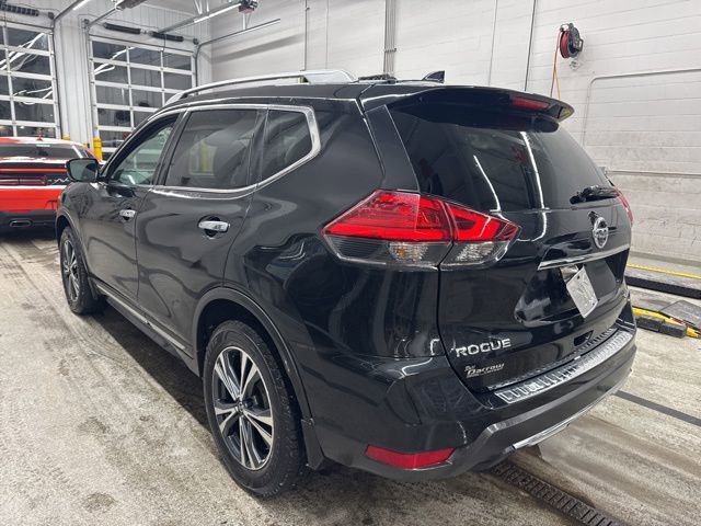 Used 2017 Nissan Rogue SL w/ SL Premium Package image 4