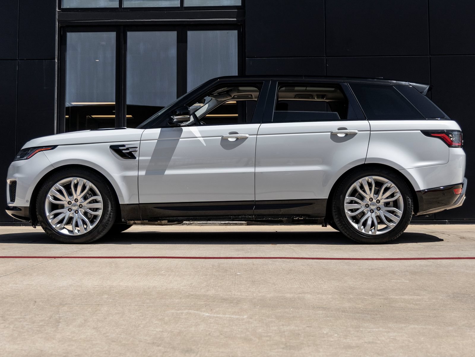 Used 2019 Land Rover Range Rover Sport HSE AWD/4WD image 9