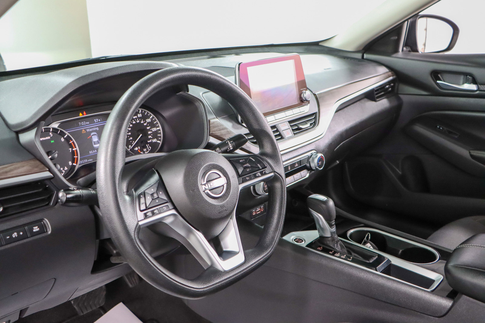 Used 2024 Nissan Altima 2.5 SV FWD image 22