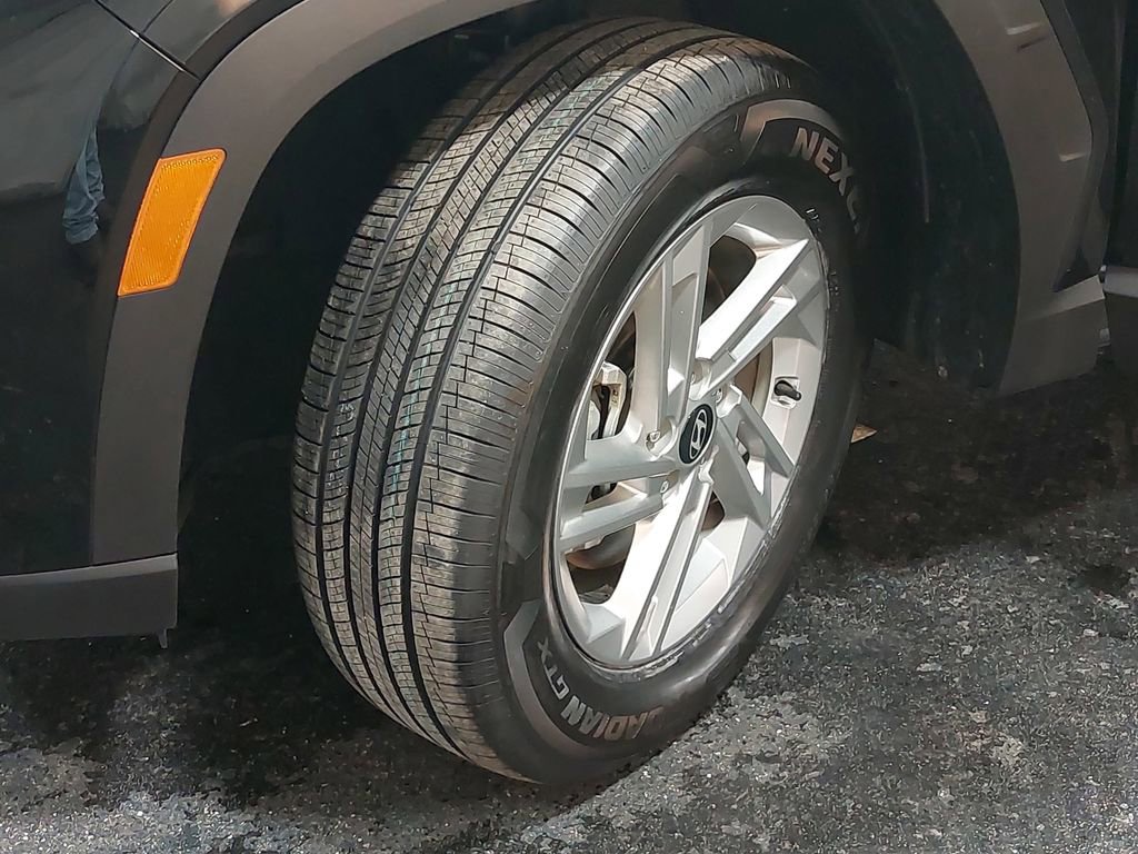 Certified 2025 Hyundai Tucson SE image 31