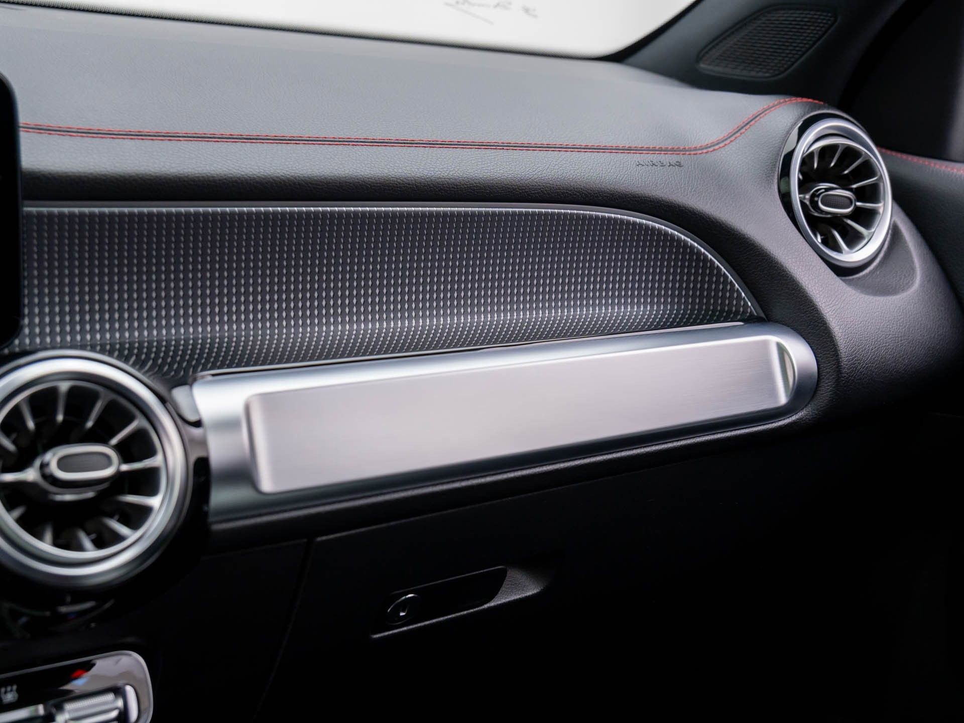 Certified 2023 Mercedes-Benz EQB 300 4MATIC image 30