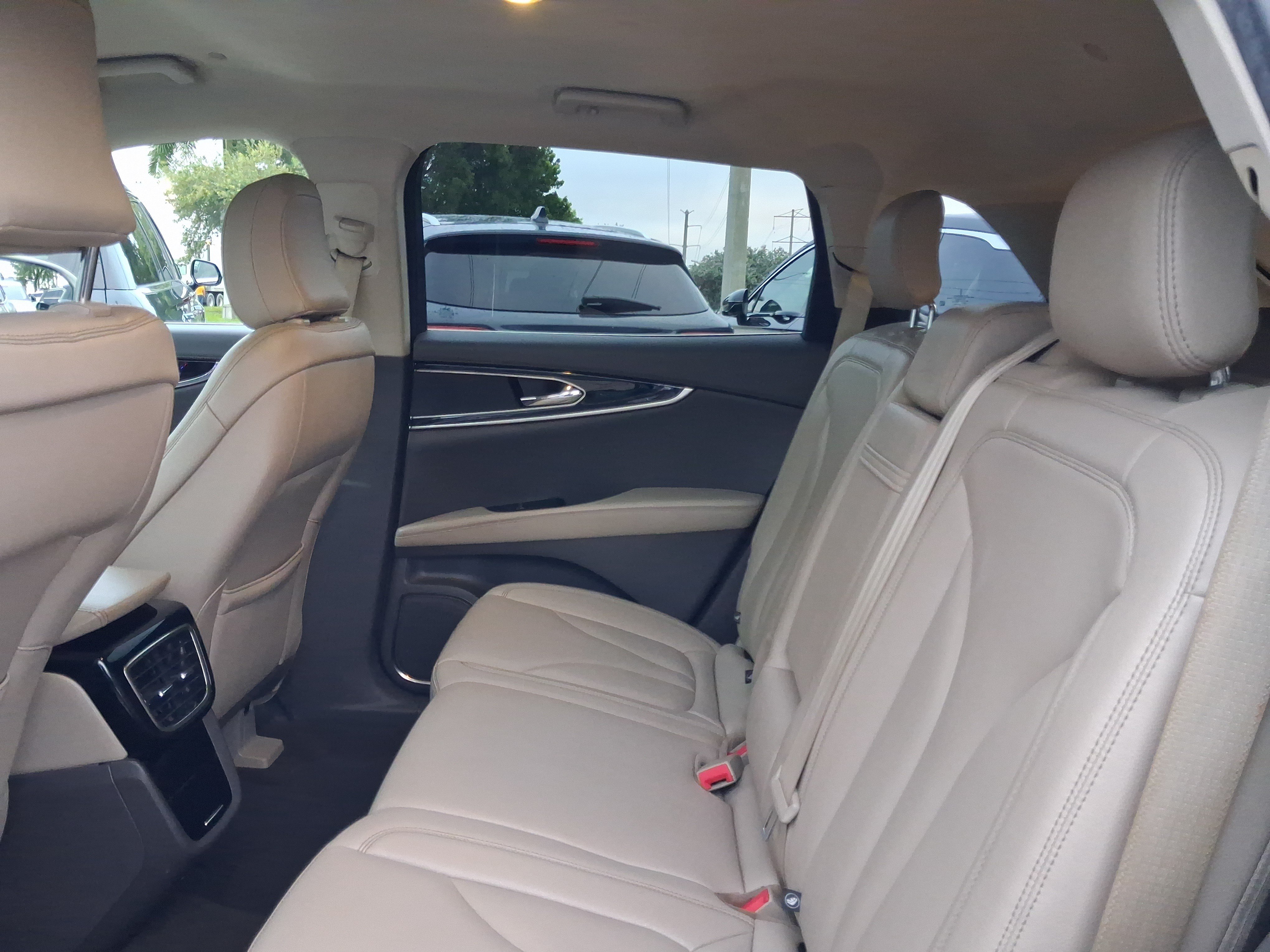 Certified 2023 Lincoln Nautilus FWD w/ Premium Package image 6