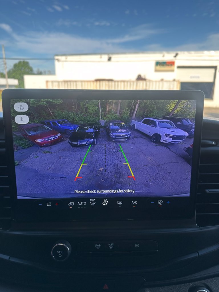 Used 2023 Ford E-Transit Medium Roof RWD image 19