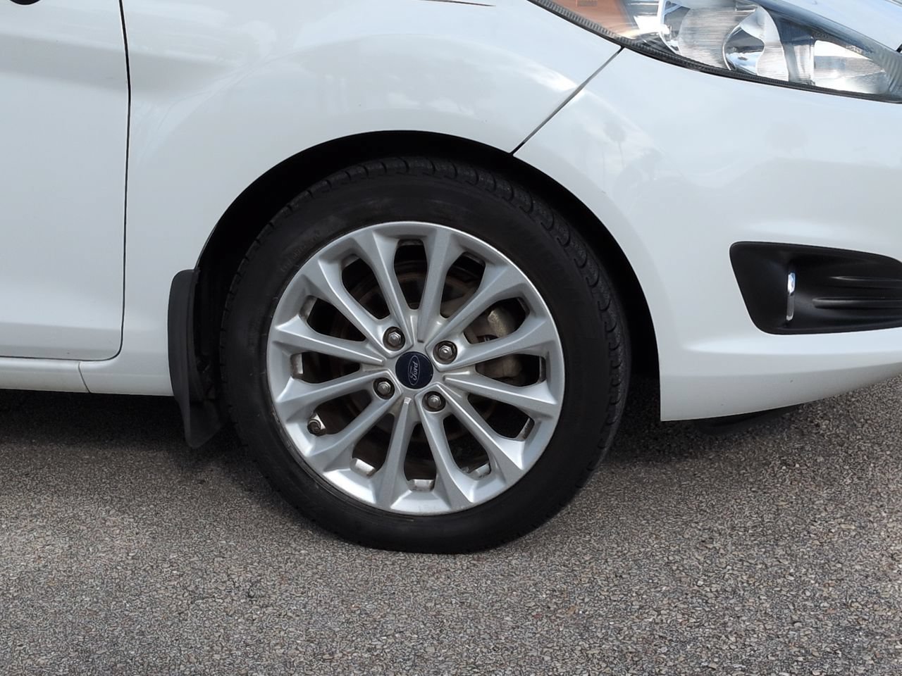 Used 2014 Ford Fiesta SE w/ Equipment Group 201A FWD image 10