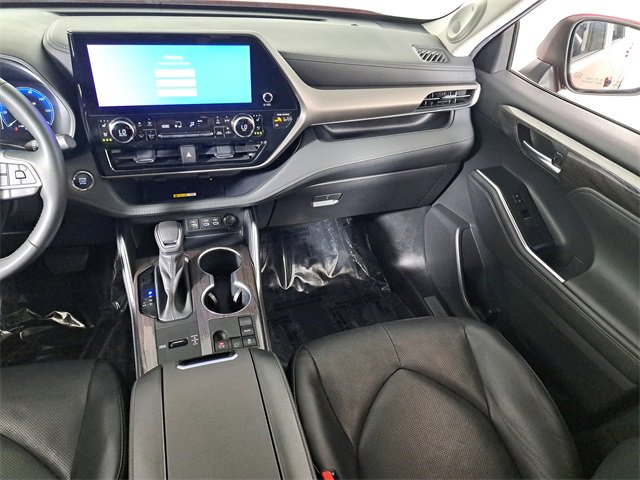 Used 2023 Toyota Highlander Limited image 17