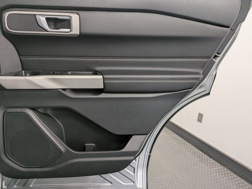 Used 2022 Ford Explorer XLT w/ Equipment Group 202A image 24