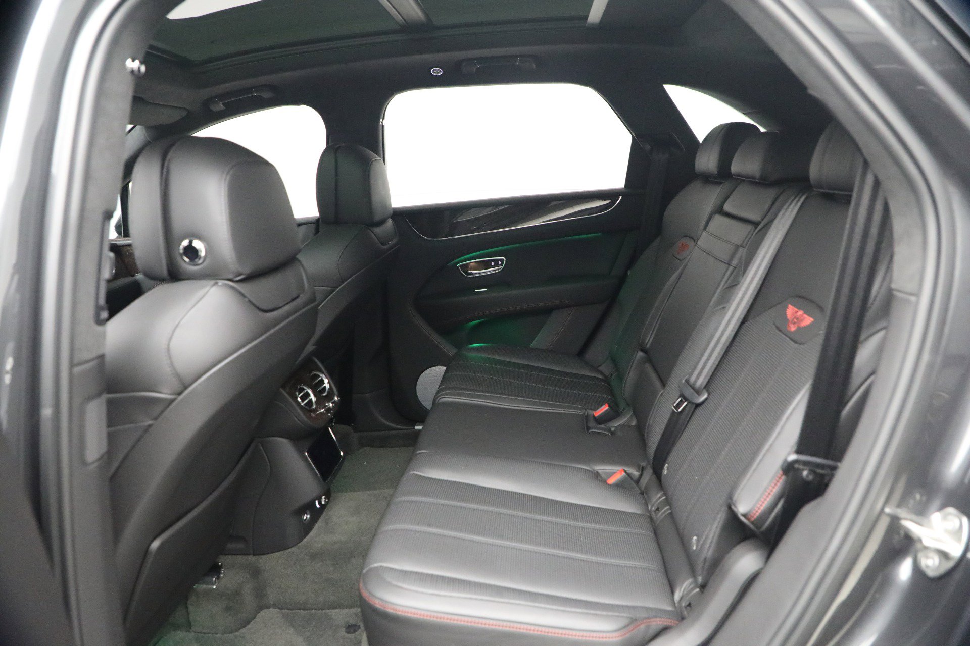 Certified 2021 Bentley Bentayga image 24