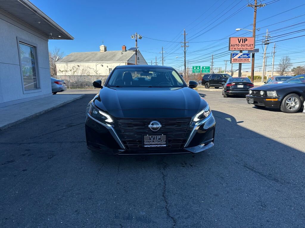 Used 2023 Nissan Sentra SR w/ SR Premium Package image 2