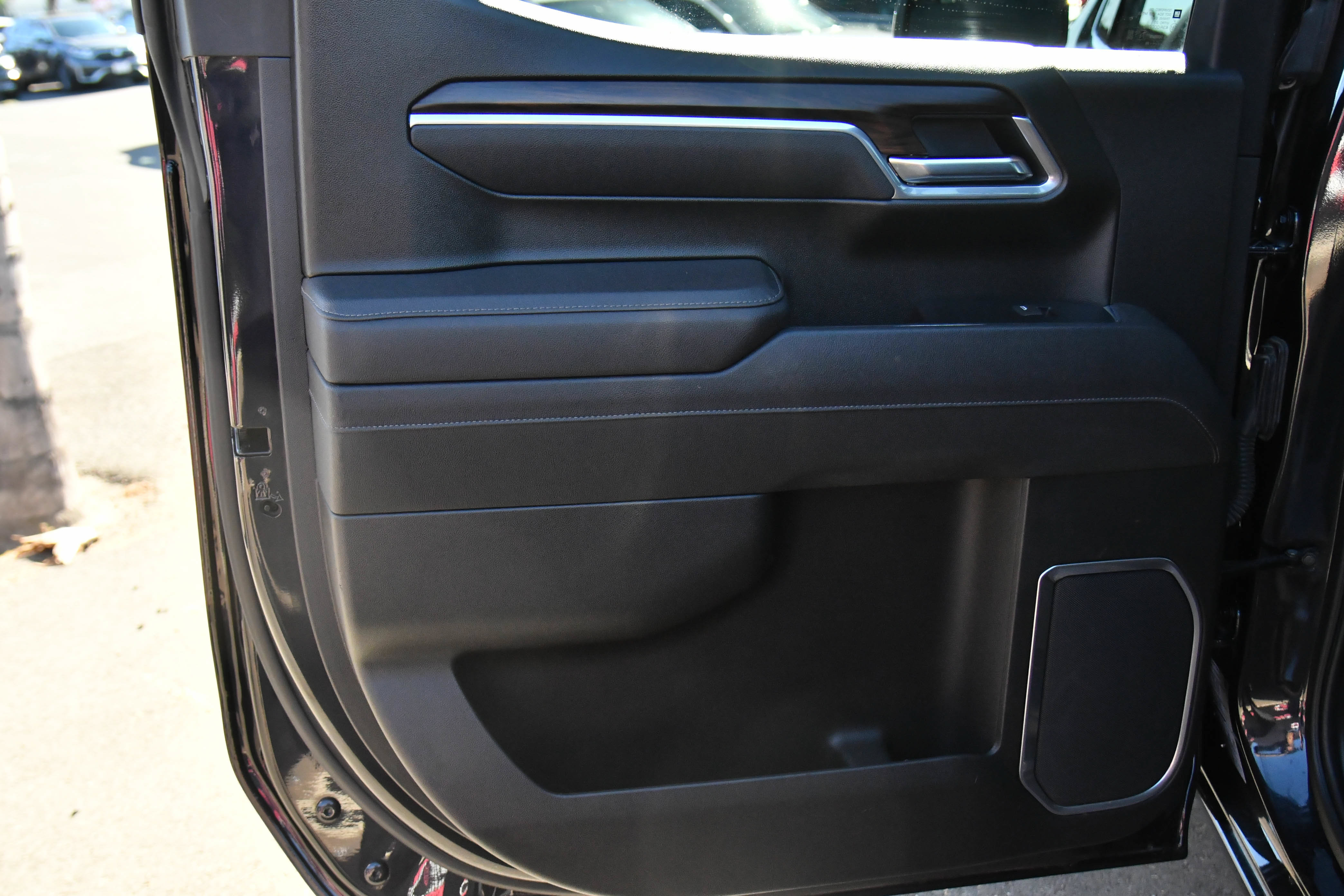 Used 2025 GMC Sierra 1500 SLT AWD/4WD image 37