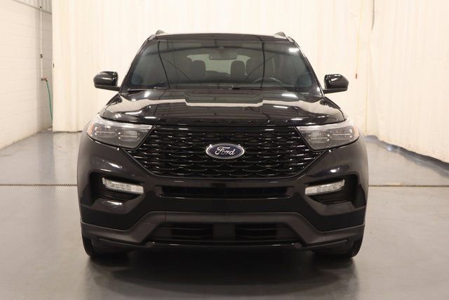 Used 2023 Ford Explorer ST-Line image 3