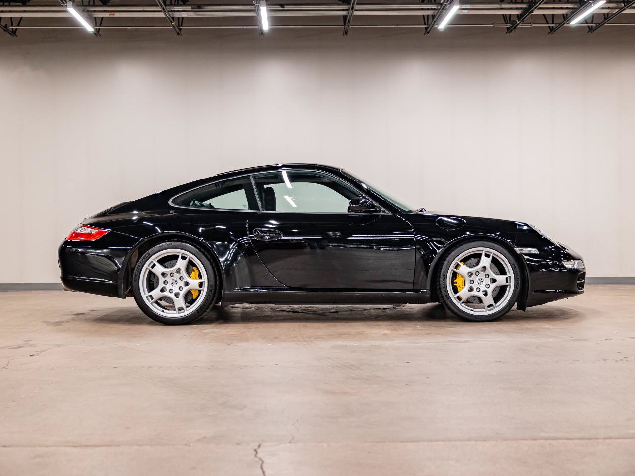 Used 2005 Porsche 911 Carrera S RWD image 7