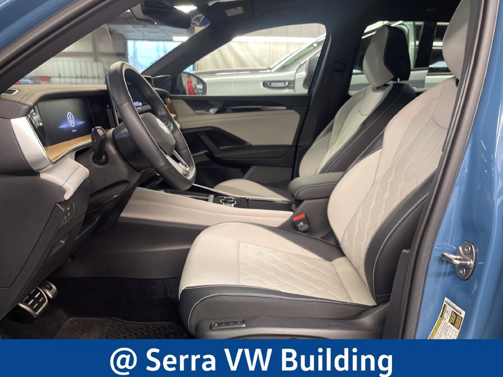 Used 2025 Volkswagen Tiguan SEL R-Line AWD/4WD image 15
