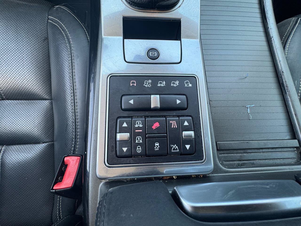 Used 2012 Land Rover Range Rover Sport HSE LUX AWD/4WD image 19