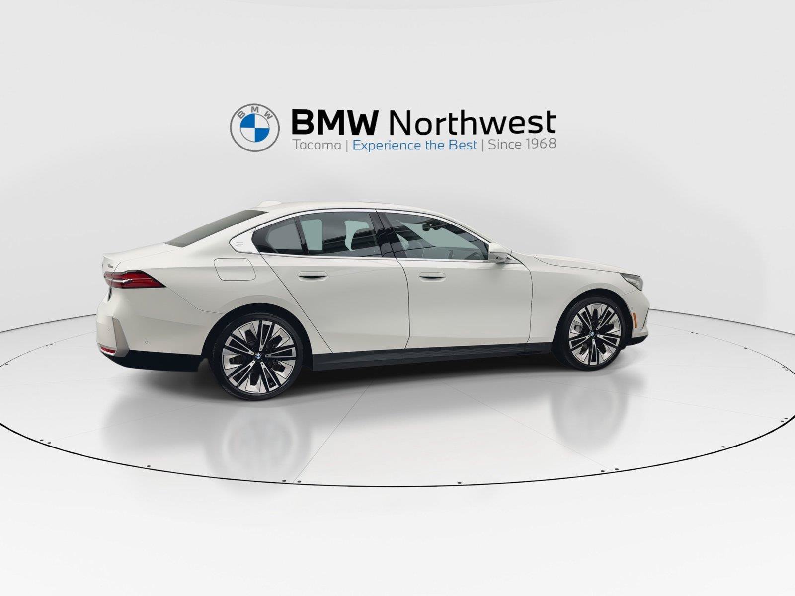 New 2027 BMW 530i xDrive w/ Premium Package AWD/4WD image 4