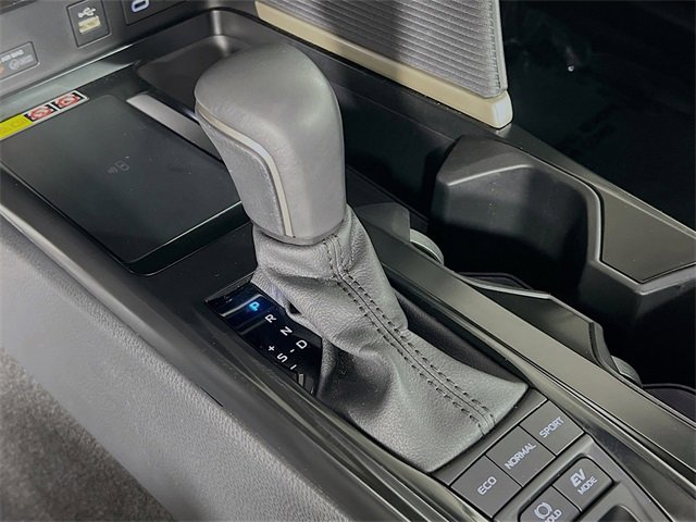 Used 2025 Toyota Camry SE image 23
