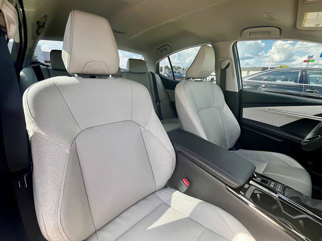 Used 2025 Toyota Camry XLE FWD image 11