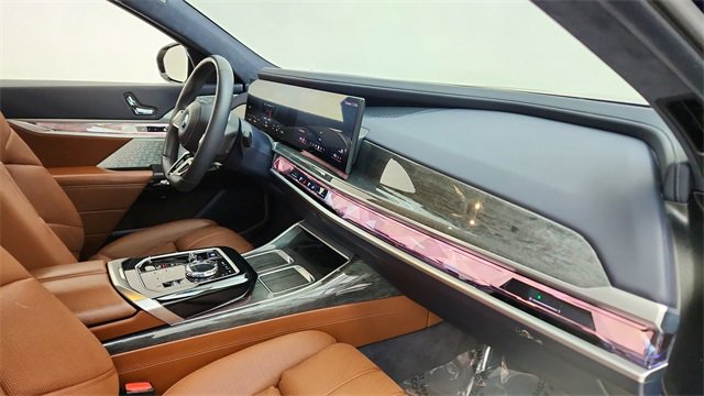 Used 2023 BMW i7 xDrive60 image 21