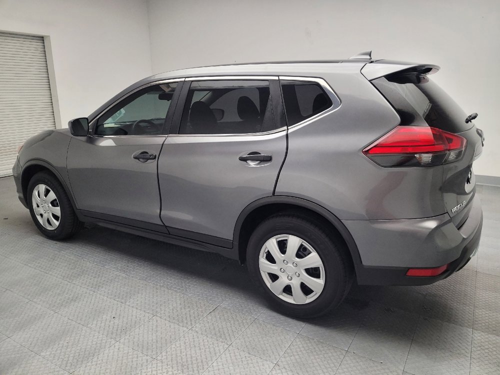 Used 2017 Nissan Rogue S image 3