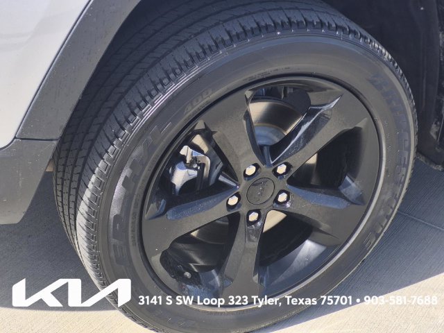 Used 2023 Jeep Grand Cherokee L Laredo AWD/4WD image 7