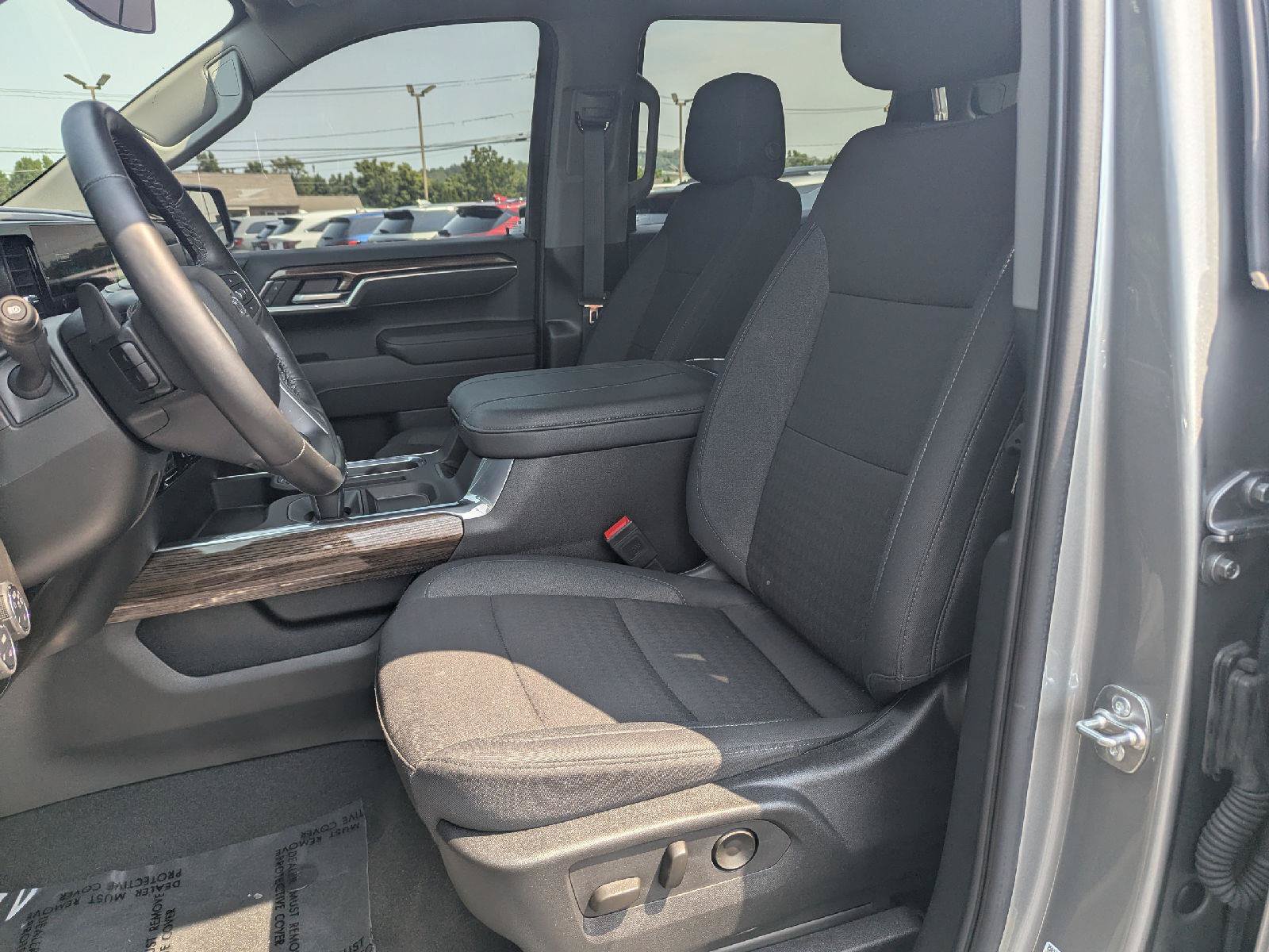 Used 2025 Chevrolet Silverado 1500 RST AWD/4WD image 31